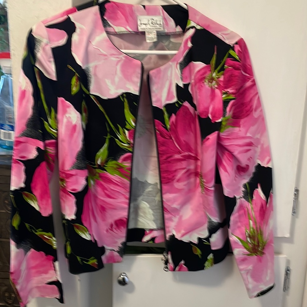 Joseph Ribkoff Made in France -Pink Floral zip blazer jacket Size 6